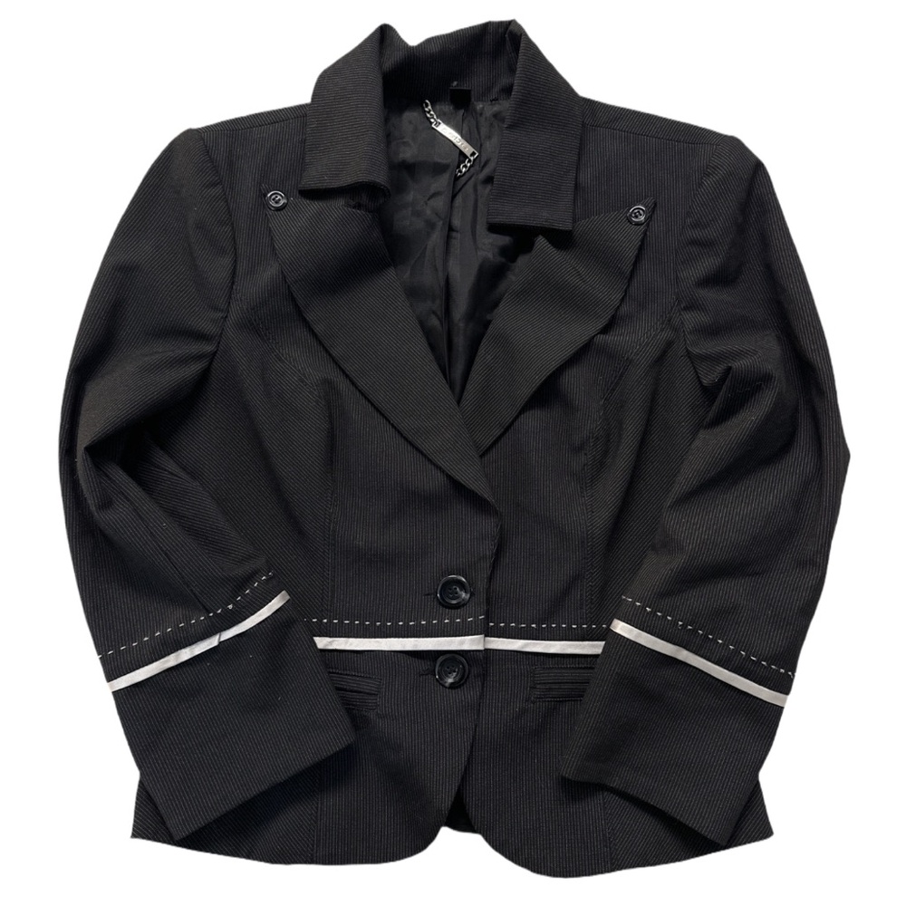 Y2K BEBE women's b&w pinstripe blazer with white band design, 6 US.